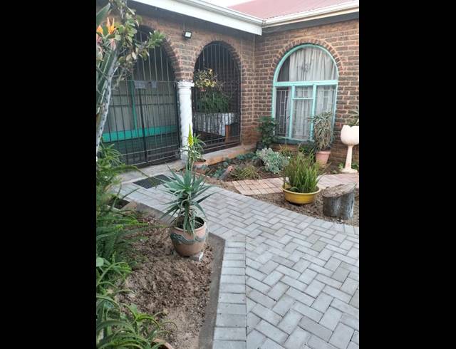 4 BEDROOM HOUSE FOR SALE IN DANVILLE